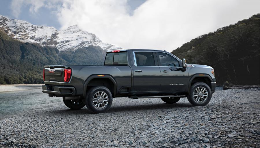  GMC Sierra 2500 HD Denali Crew Cab 2019 года  (фото 2 из 40)